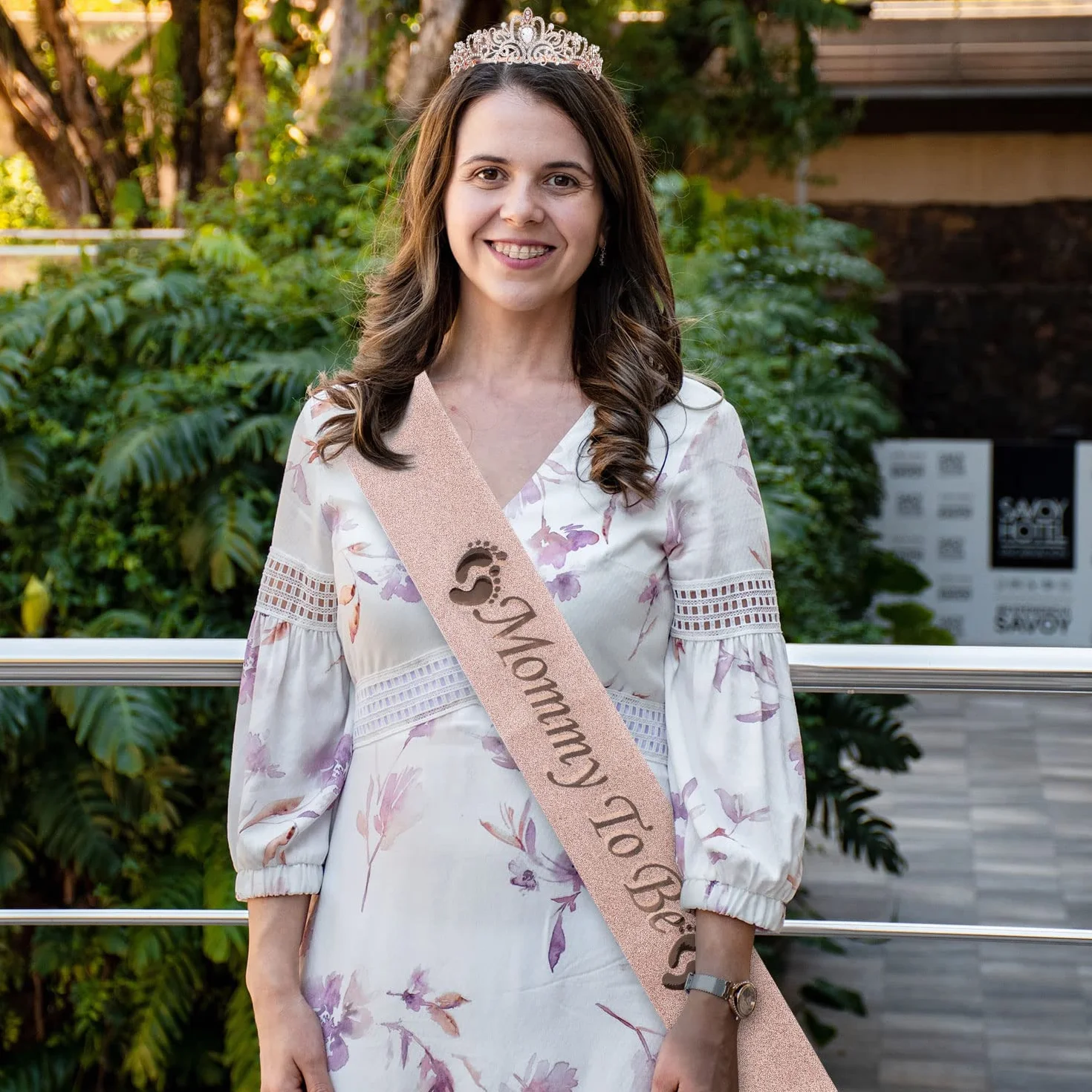 SAVITA Mom To Be Baby Shower Decorations, Mom To Be Sash Mom To Be Crown Mom To Be Sash Tiara dla Chlopców i Dziewczynek (Rózowe zloto)