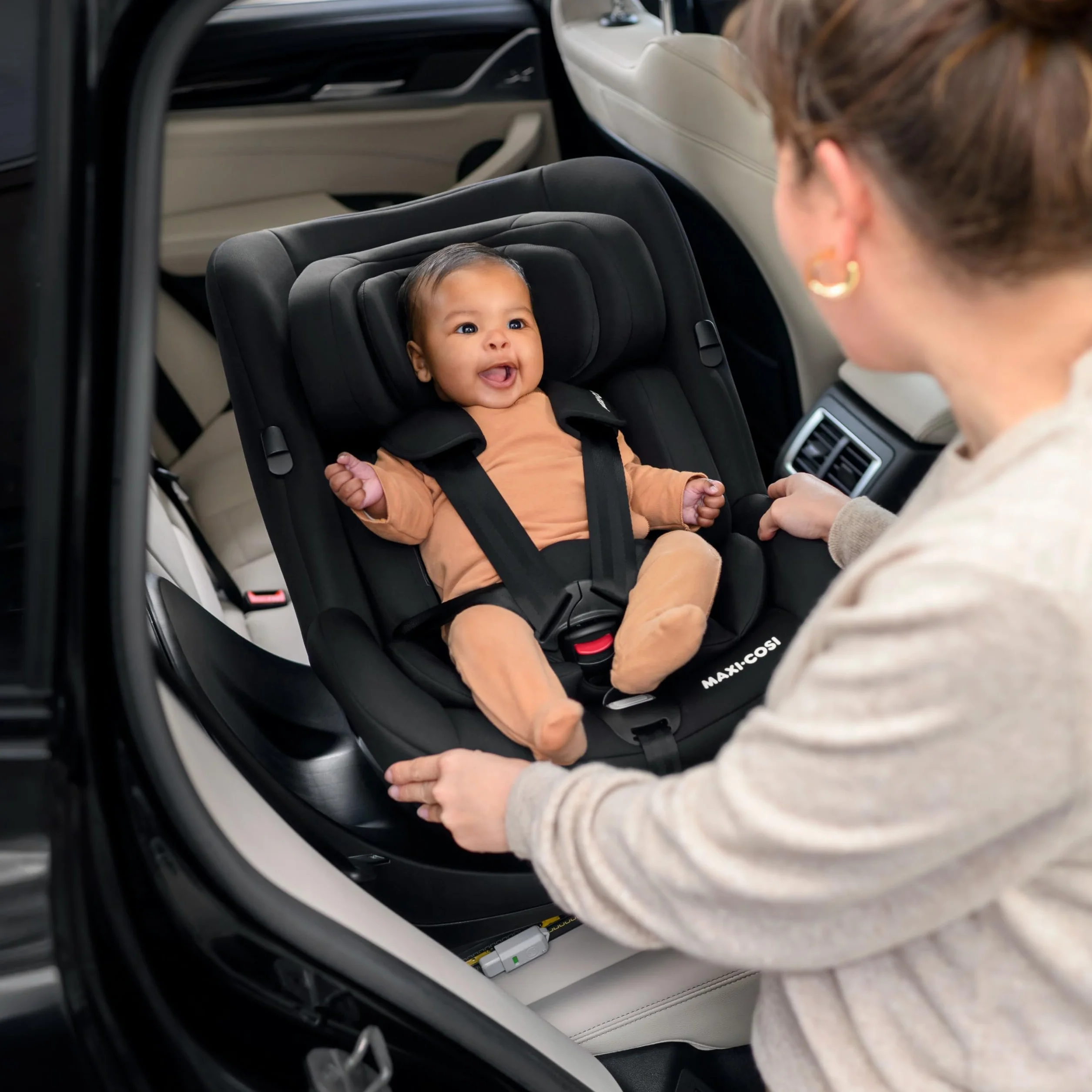 Maxi-Cosi Mica 360 S Comfort, Tkaniny przepuszczające powietrze, Fotelik samochodowy obrotowy 360, 0–4 lata (40–105 cm), Obracanie FlexiSpin, 5 pozycji odchylenia, Ochrony G-CELL, Authentic Black