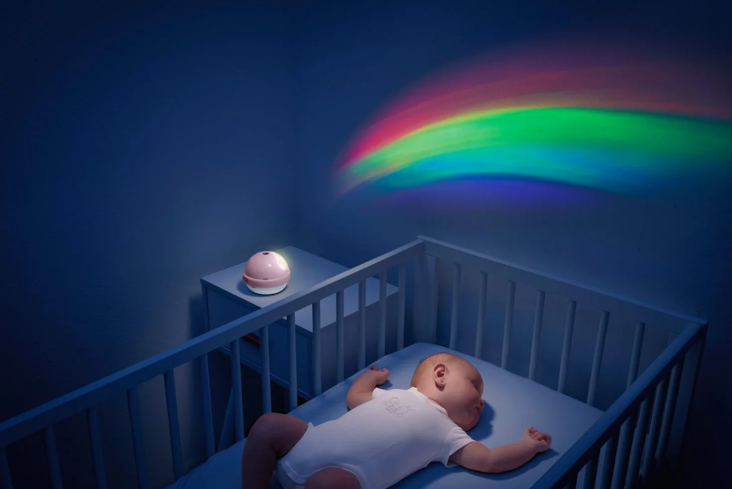 Karuzela Muzyczna First Dreams Rainbow, Ewolucyjna Karuzela dla Noworodków 3 w 1 z Relaksującymi Melodiami i Projekcją Tęczy, z 4 Miękkimi Zawieszkami, Kompatybilna z Kołyskami Next2Me, 0M+, Różowa