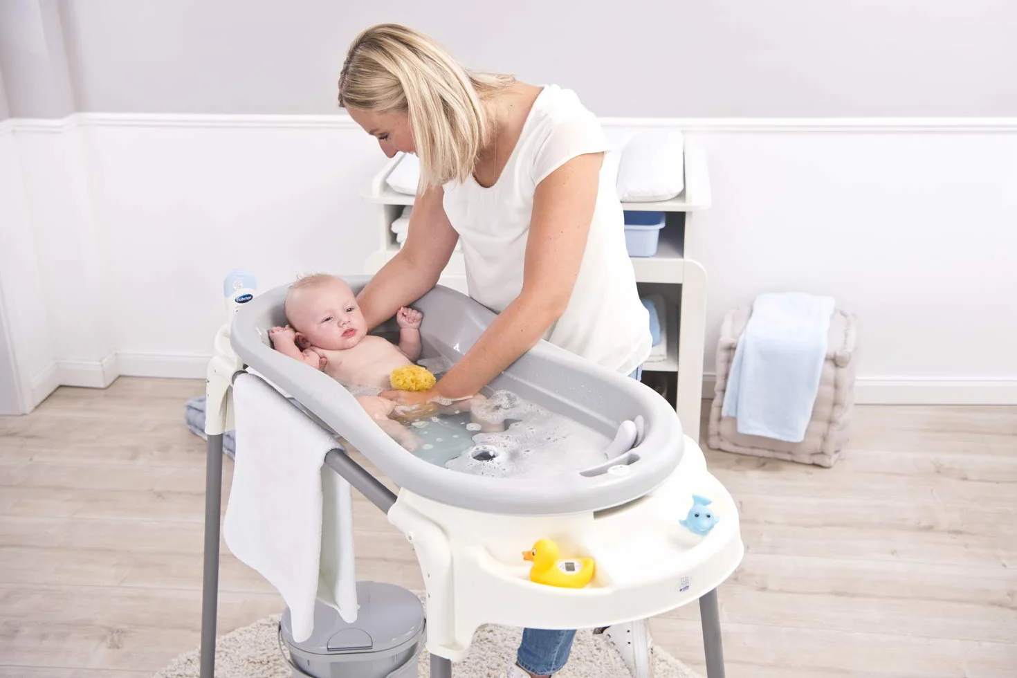 Rotho Babydesign TOP Xtra Duża wanienka z 2 matami antypoślizgowymi i korkiem spustowym, Stone Grey