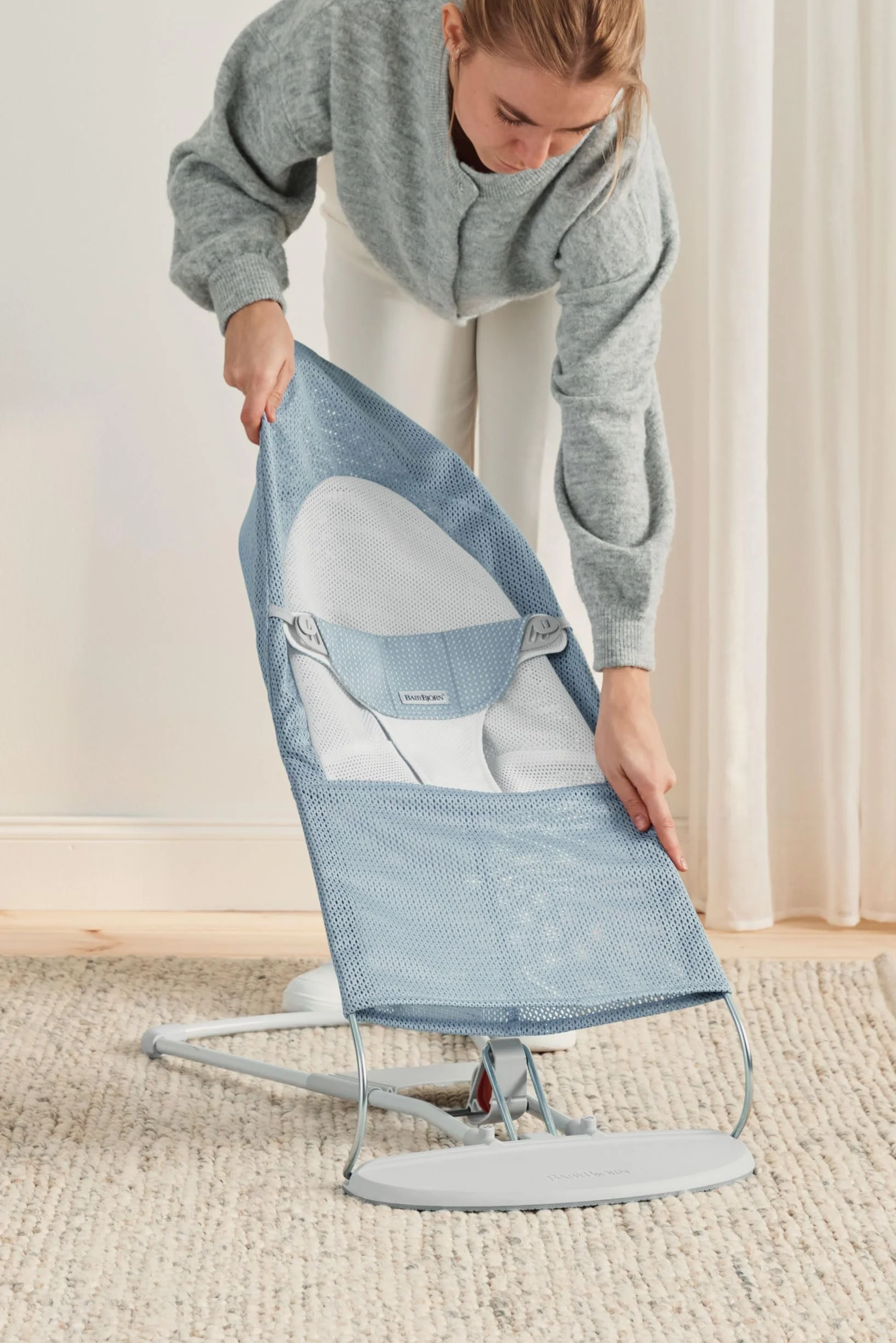 BabyBjörn 005143 Bouncer Balance miękki, jasnoszary ramka, siatka, błękitny/biały