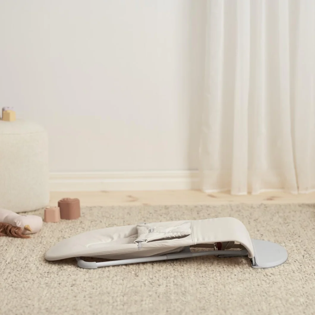 BabyBjörn Balance Soft Hamak z dżerseju z trzech tkanin, jasnobeżowy