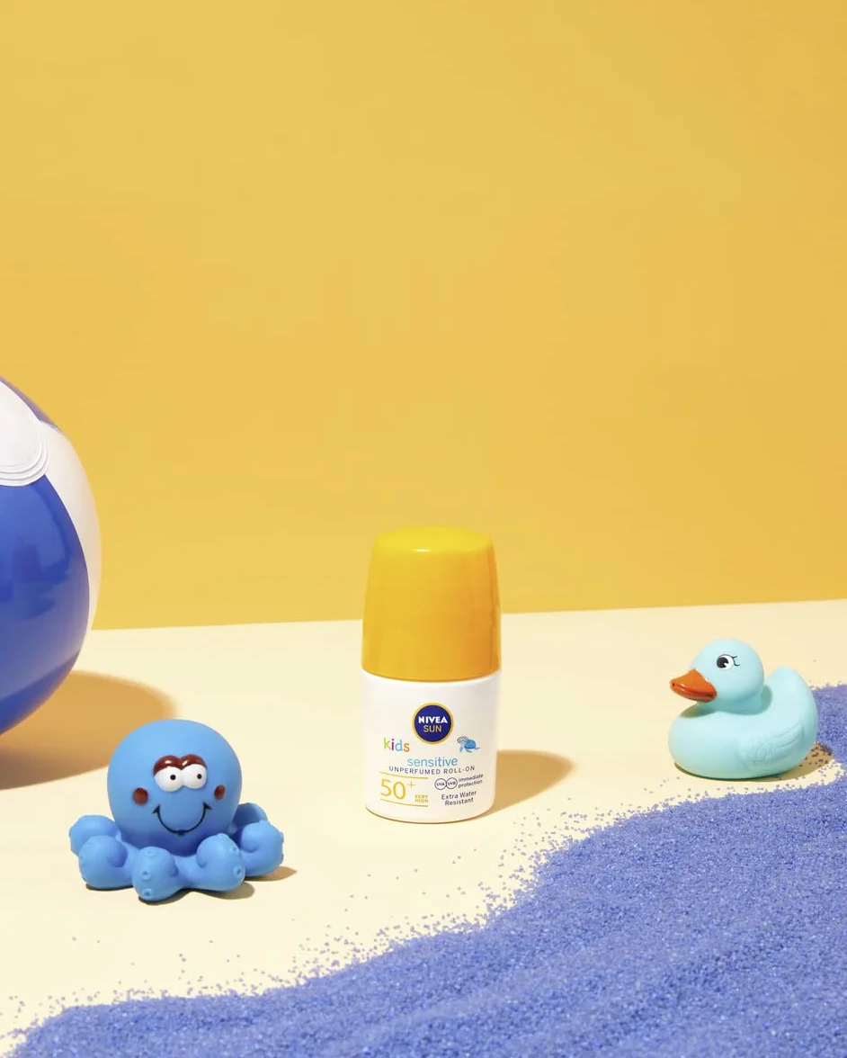 NIVEA SUN Kids Sensitiv wałek przeciwsłoneczny w opakowaniu 1 x 50 ml, krem przeciwsłoneczny z SPF 50+, praktyczny balsam do opalania dla wrażliwej skóry dziecka