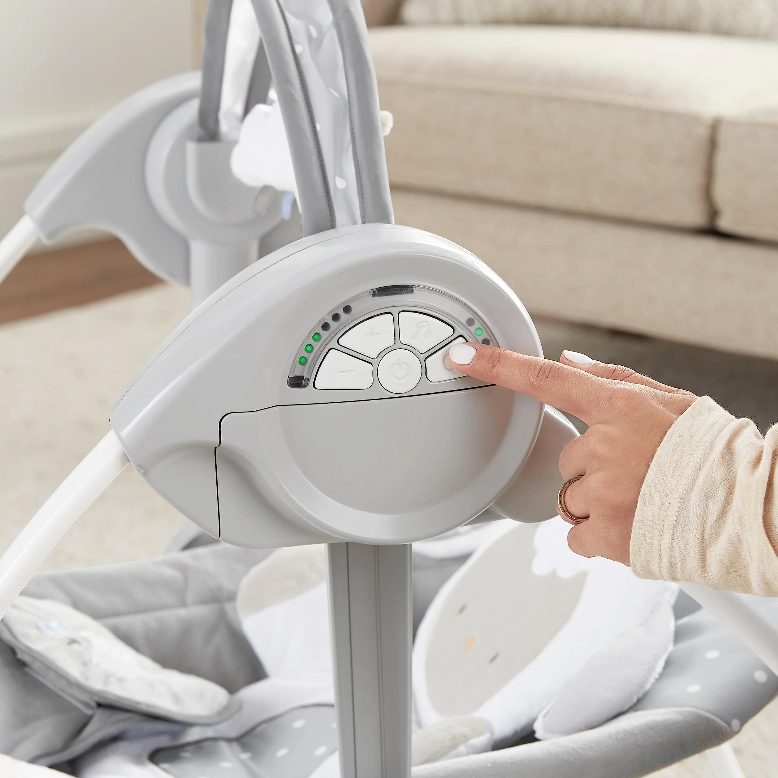 Ingenuity Przenośna huśtawka dla niemowląt Cuddle lamp z melodiami