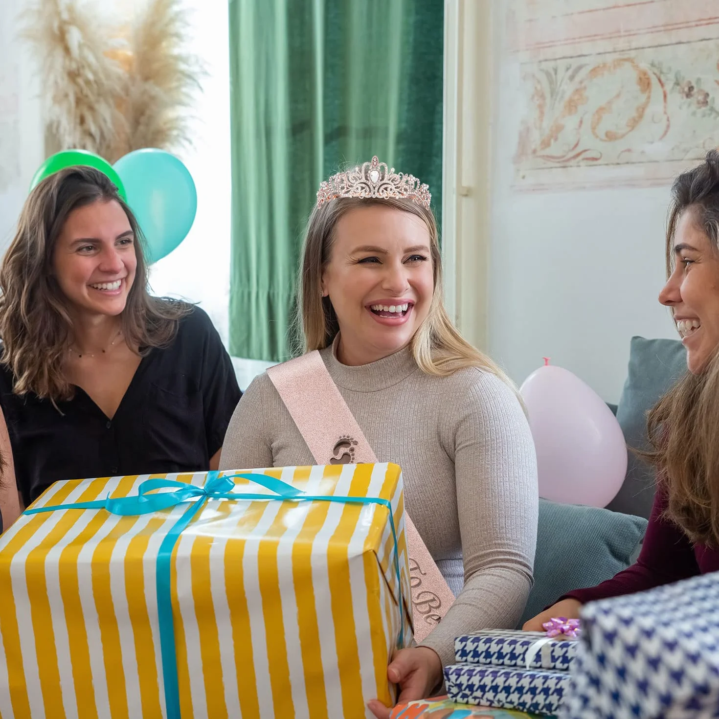 SAVITA Mom To Be Baby Shower Decorations, Mom To Be Sash Mom To Be Crown Mom To Be Sash Tiara dla Chlopców i Dziewczynek (Rózowe zloto)