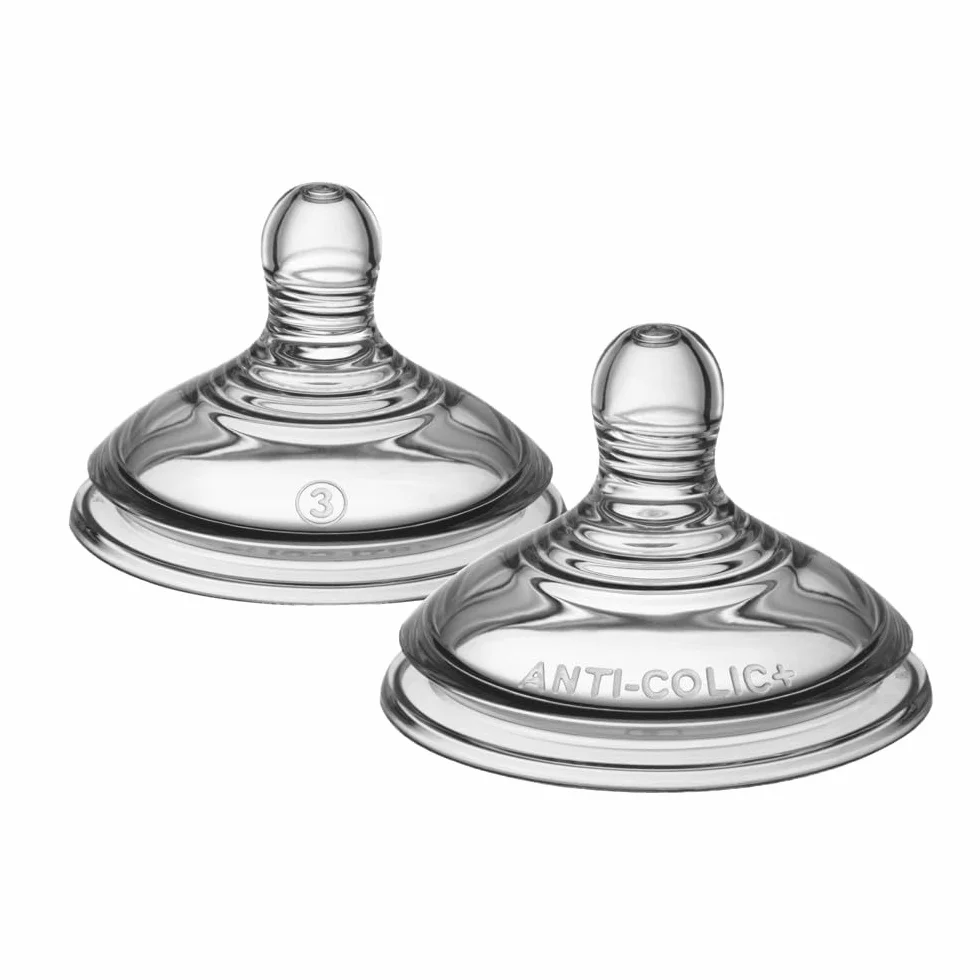 Tommee Tippee Zaawansowany antykoliczny odkurzacz do picia, naturalny kształt, miękki silikon, szybki przepływ mleka, 6+ miesięcy, zestaw 2 szt. (kolor i wzór mogą się różnić)