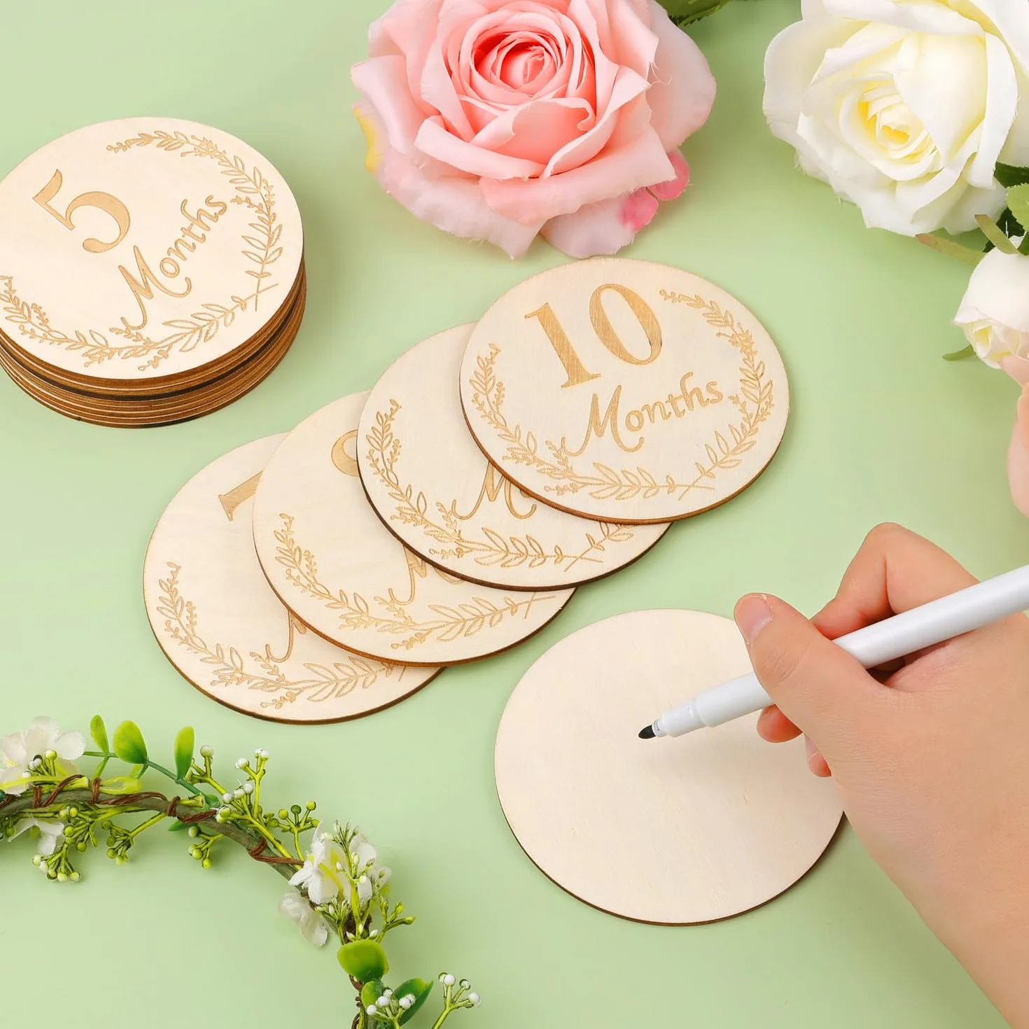 14 Kartek Miesiecznych dla Dzieci, Drewniany Krazek Tabliczki dla Dzieci w Wieku 1-12 Miesiecy Tabliczki dla Noworodków na Baby Shower Dekoracje na Pierwsze Urodziny (Styl 1)