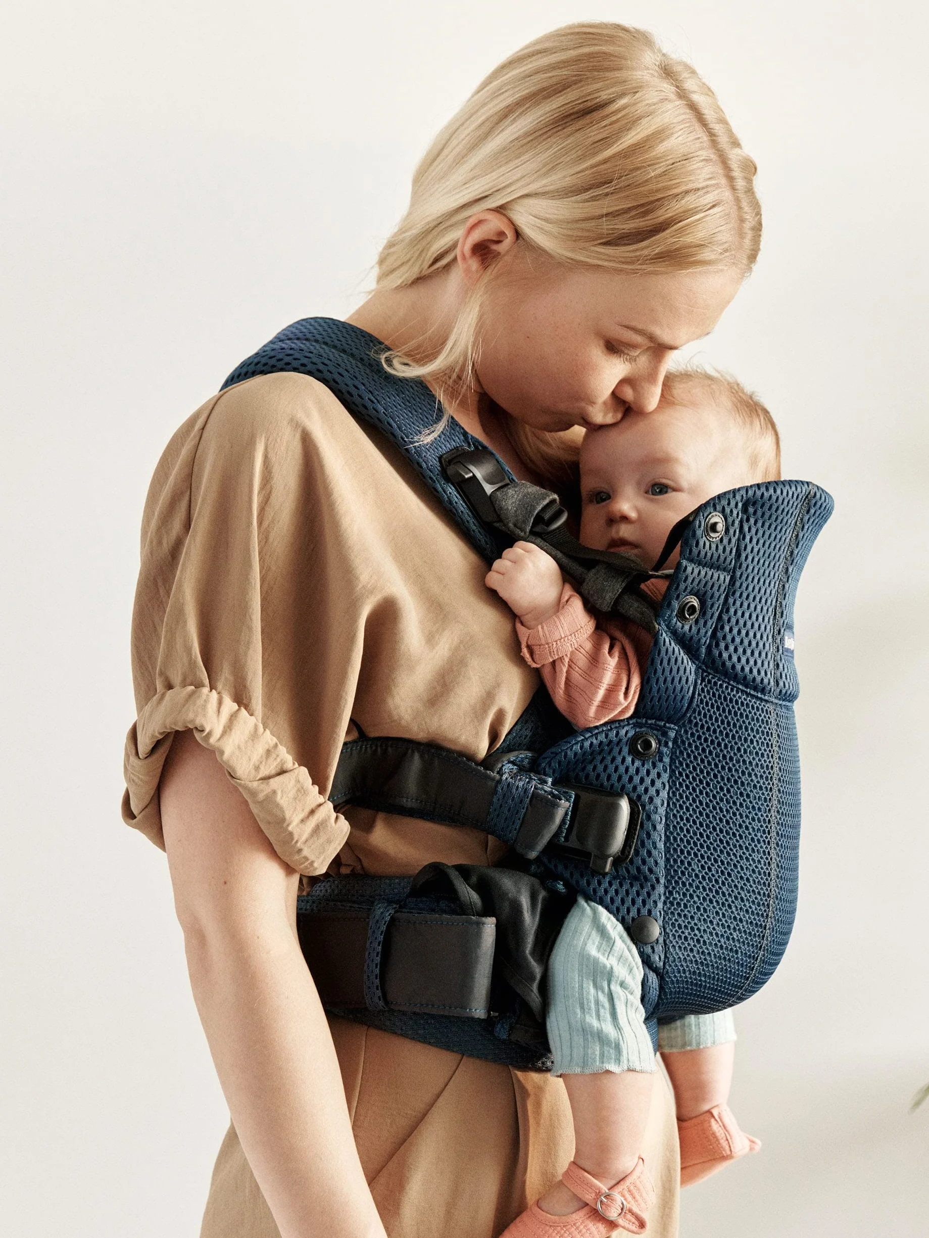 BabyBjörn Nosidełko Harmony Mesh 3D Granatowe