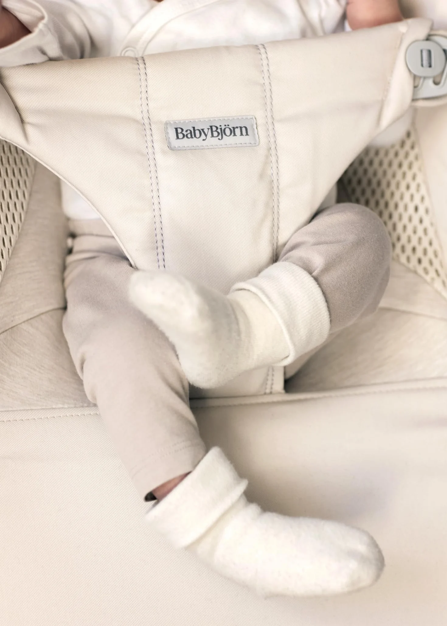 BabyBjörn Balance Soft Hamak z dżerseju z trzech tkanin, jasnobeżowy