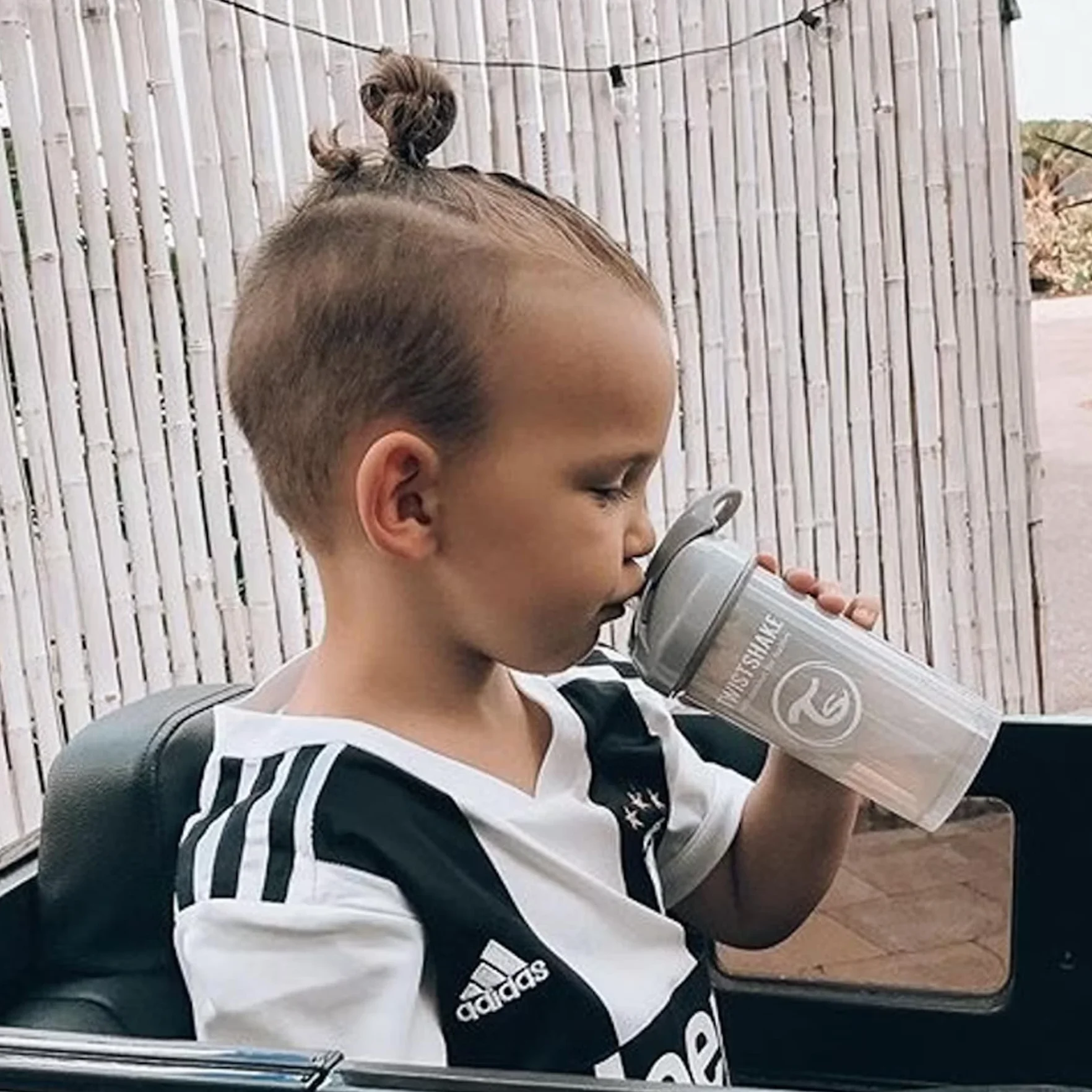 Twistshake Straw Cup Butelka do Nauki Picia 360 ml, Kubek z Giętką Słomką, Zabezpieczona Przed Wyciekiem, Nie Zawiera BPA, 12+ Miesięcy, Pastelowy Różowy