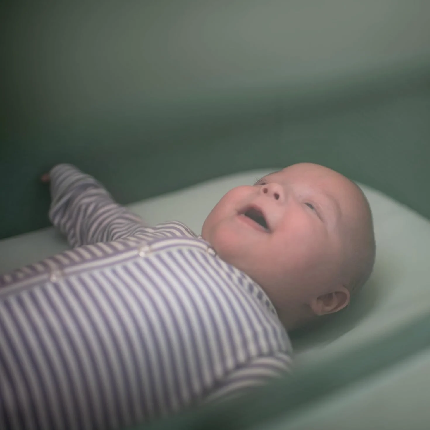Maxi-Cosi Iora Łóżeczko Przystawka Co-sleeper 0-6 mies. 9 kg 4 Pozycje Odchylenia 5 Wysokości