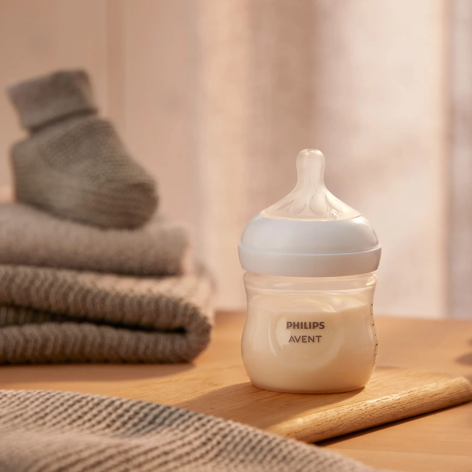 Philips Avent butelka Natural z Responsywnym smoczkiem 125ml, 2 szt. (model SCY900/02)