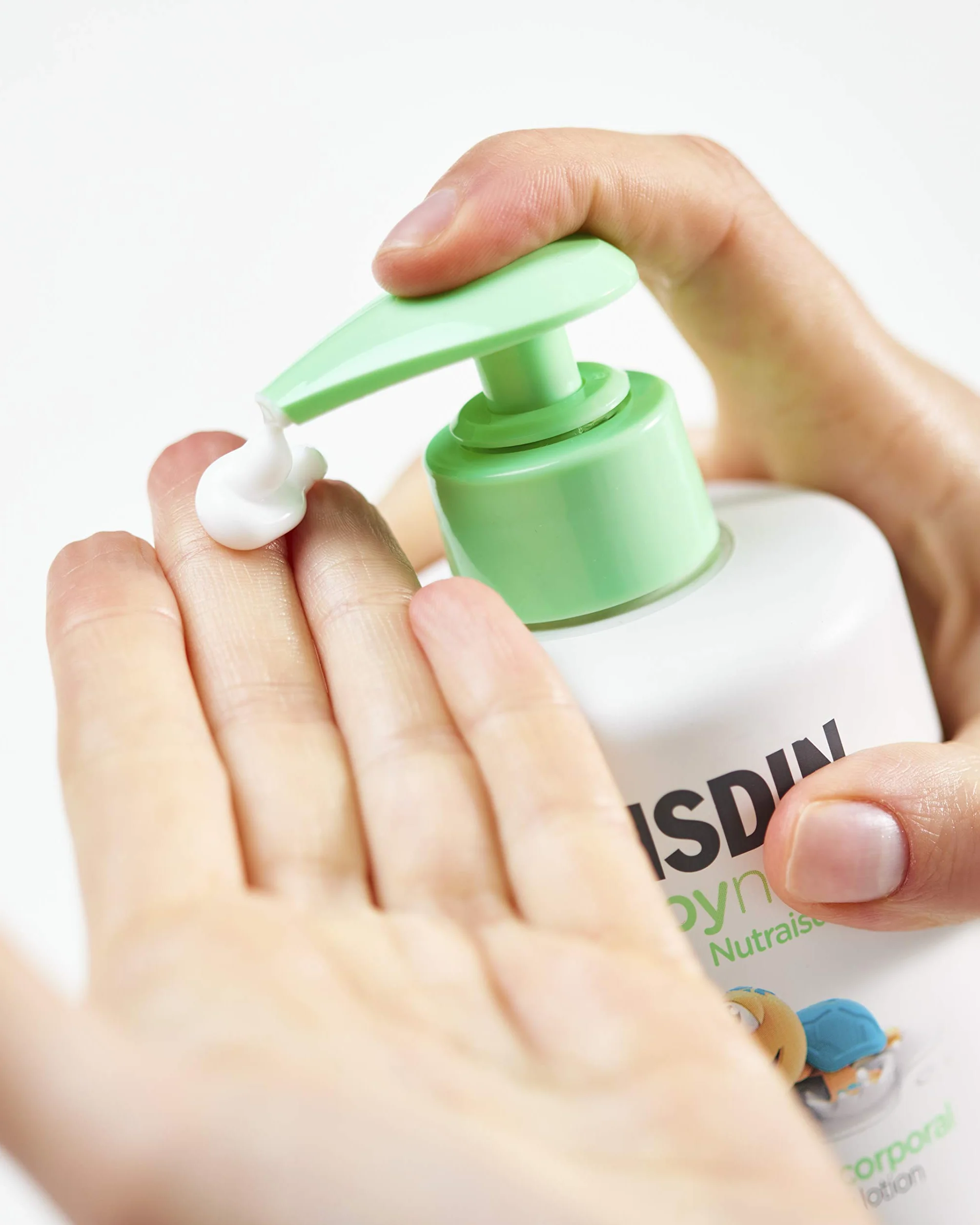NutraISDIN Baby Naturals nawilżający balsam do ciała dla niemowląt 750 ml
